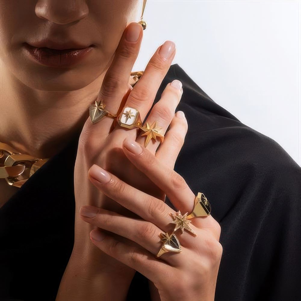 Siyah Mineli Kuzey Yıldızı Yüzük