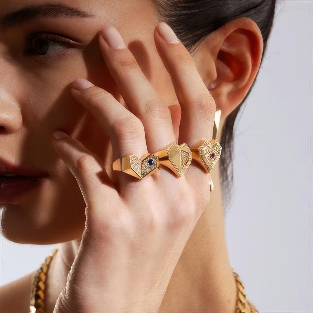 Taşlı Kalp Yüzük