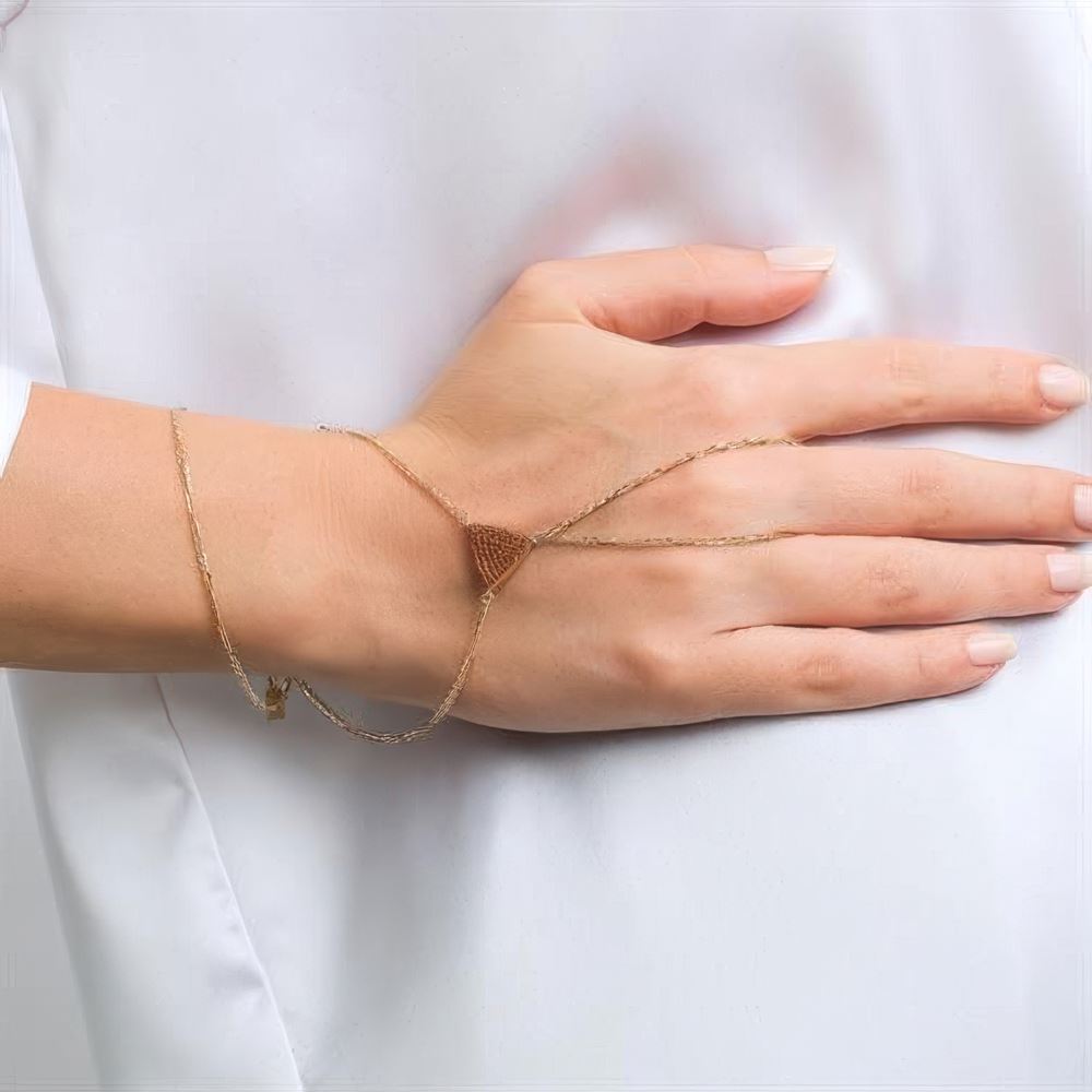 Taşlı Üçgen Şahmeran