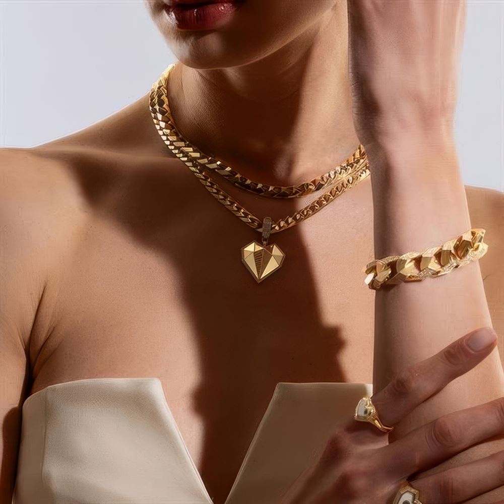 15 Mm Taşlı Piramit Gurmet Bileklik 18CM