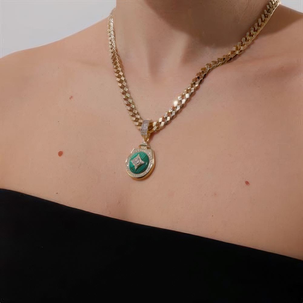 Beş Taşlı Madalyon Charm