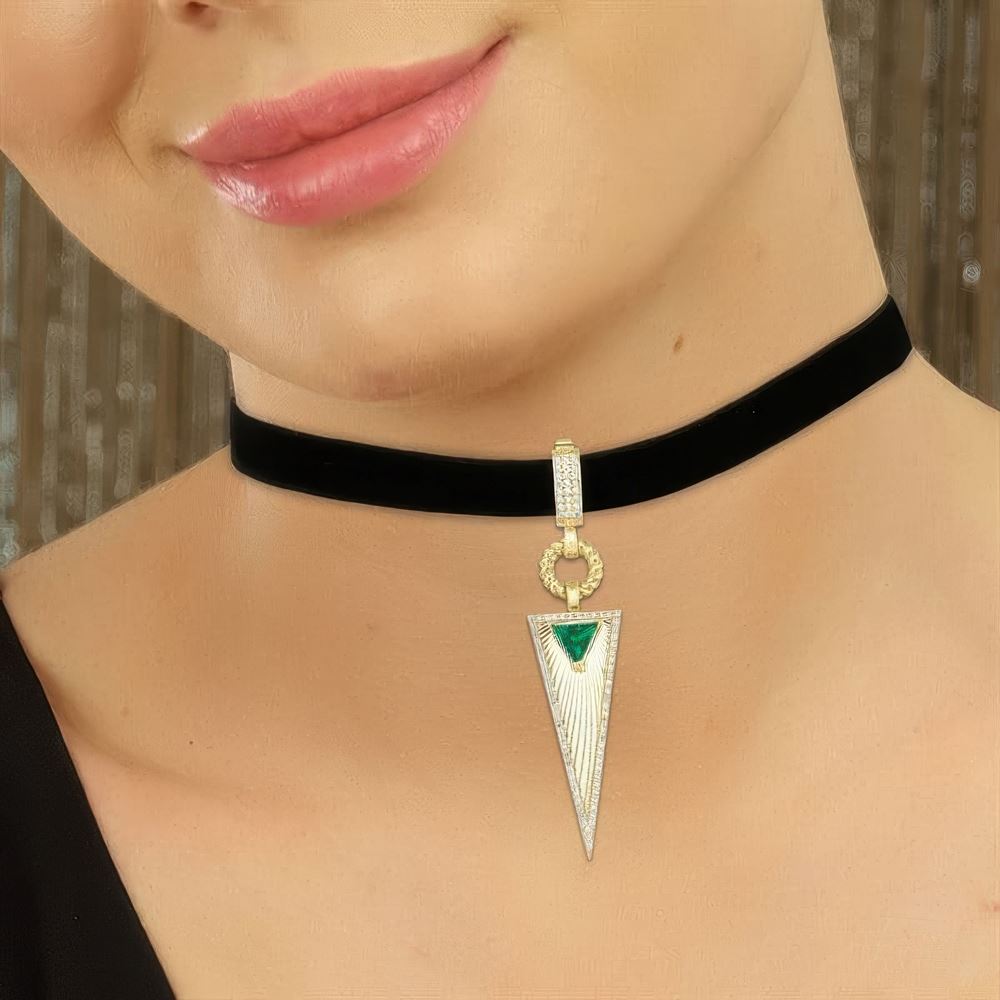 Zümrüt Taşlı Kalemli Kolye Ucu Charm