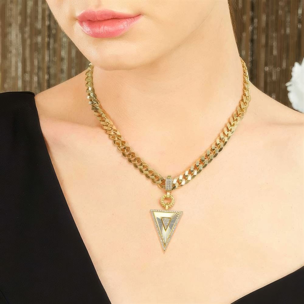 Kalemli Piramit Kolye Ucu Charm