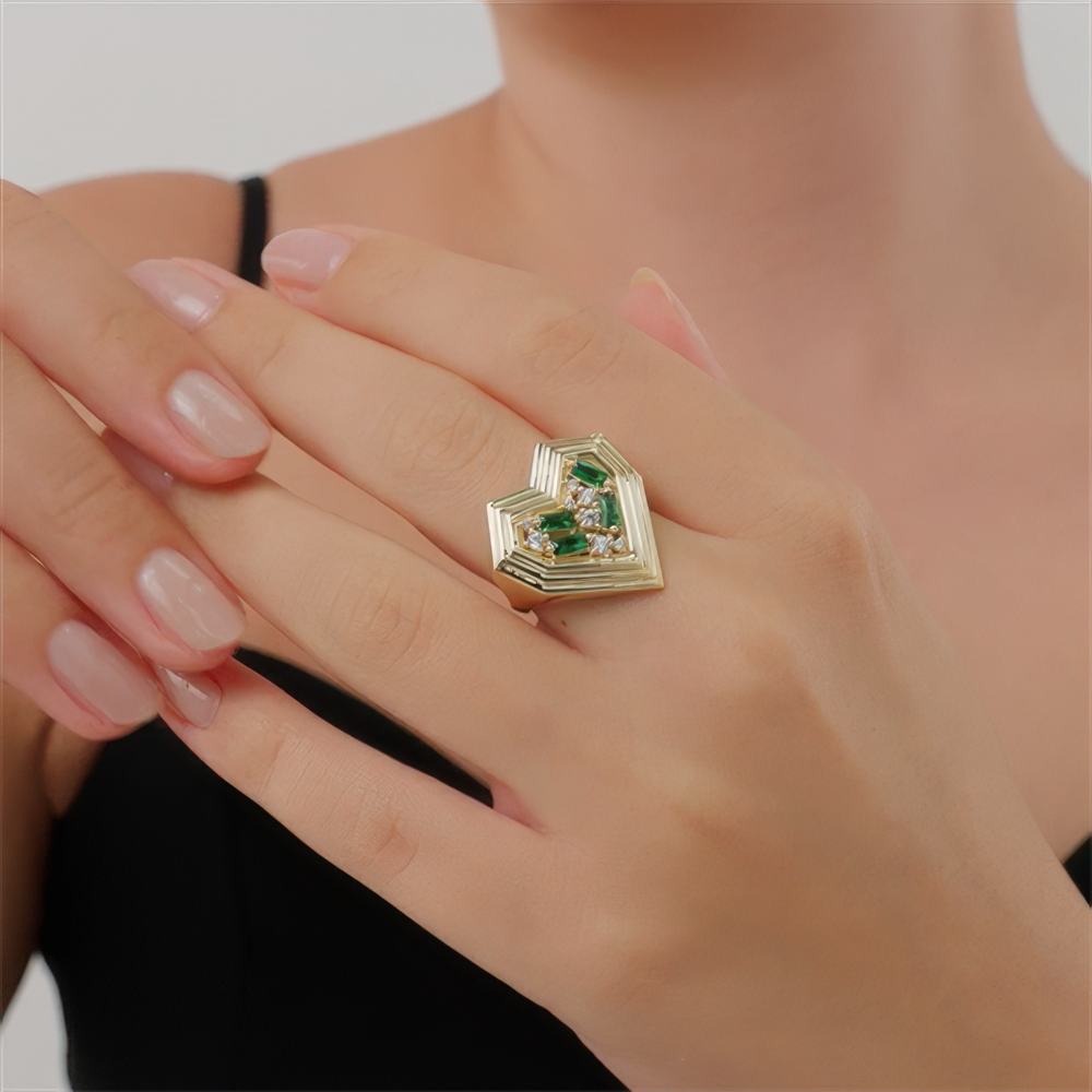 Kalp Yeşil Baget Taşlı Yüzük